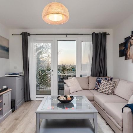 Classy Cricklewood Home ロンドン エクステリア 写真