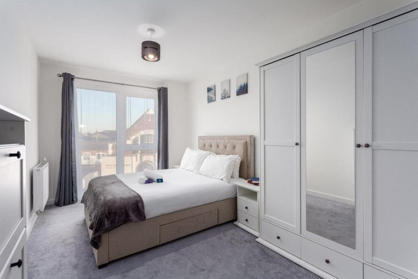Classy Cricklewood Home ロンドン エクステリア 写真