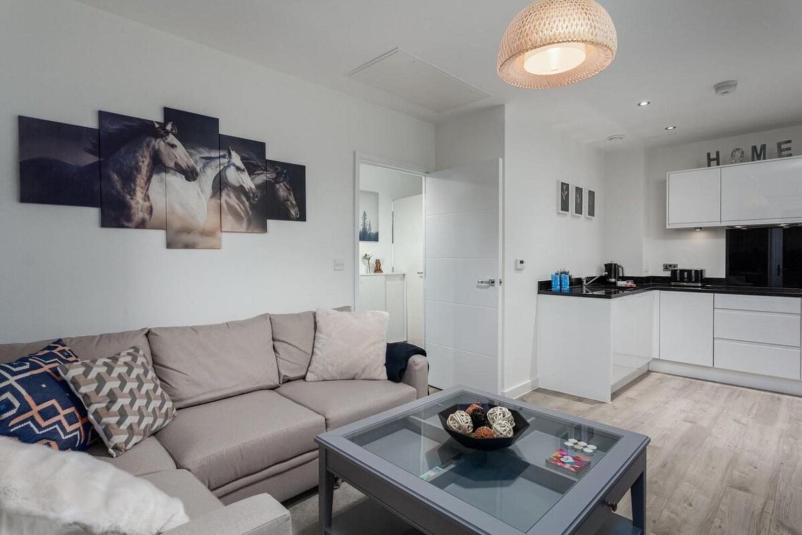 Classy Cricklewood Home ロンドン エクステリア 写真