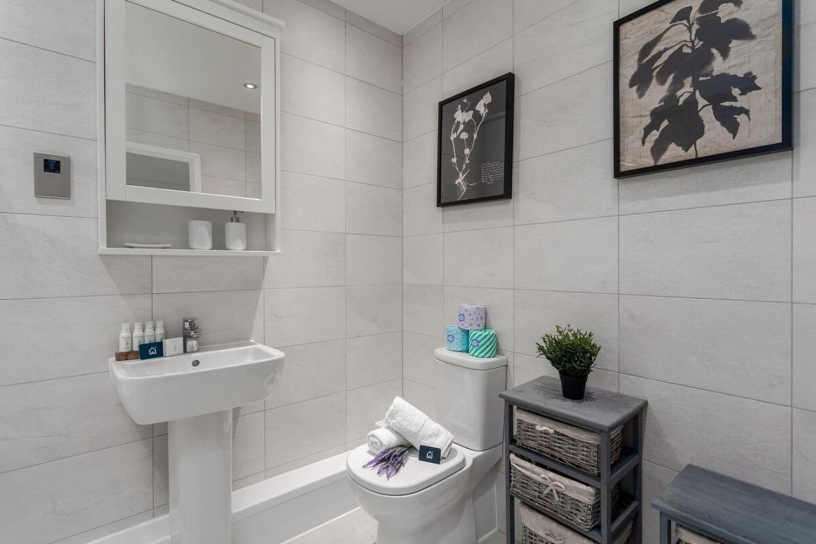Classy Cricklewood Home ロンドン エクステリア 写真