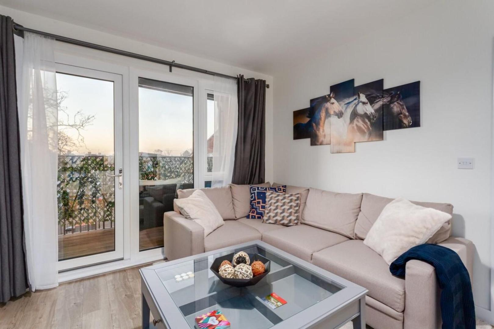 Classy Cricklewood Home ロンドン エクステリア 写真