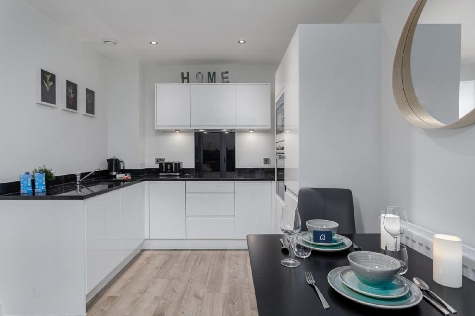 Classy Cricklewood Home ロンドン エクステリア 写真