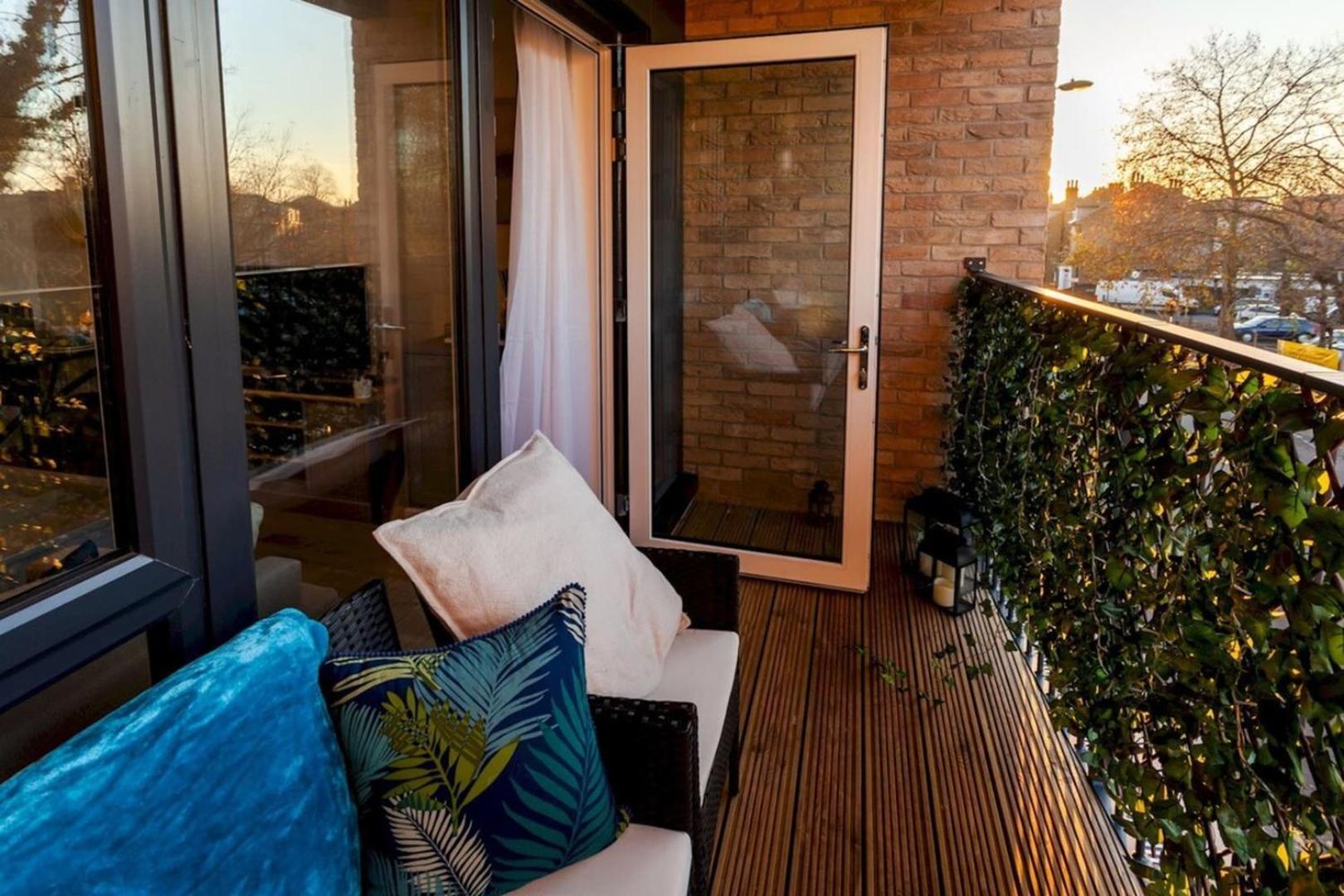 Classy Cricklewood Home ロンドン エクステリア 写真