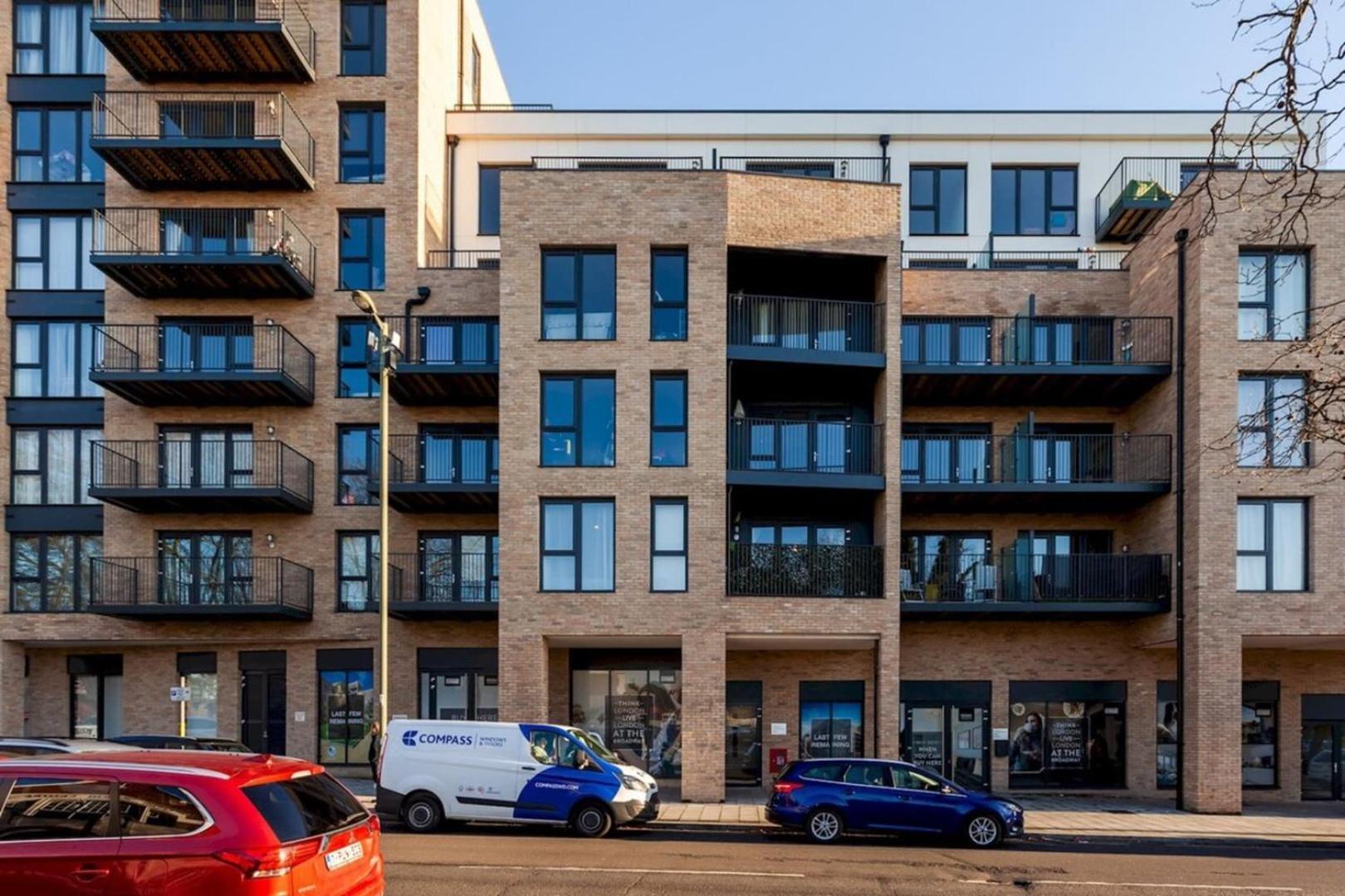 Classy Cricklewood Home ロンドン エクステリア 写真