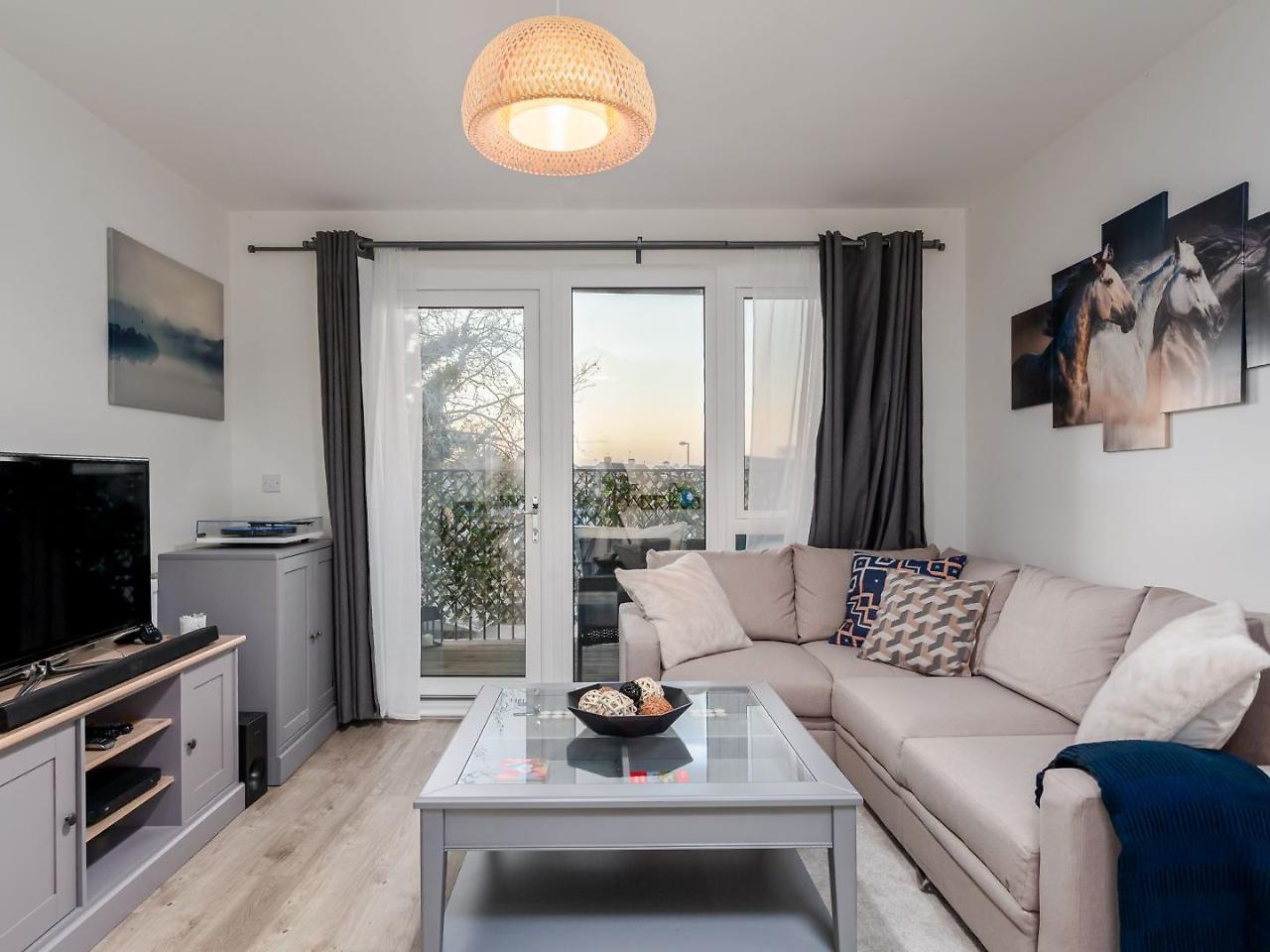 Classy Cricklewood Home ロンドン エクステリア 写真