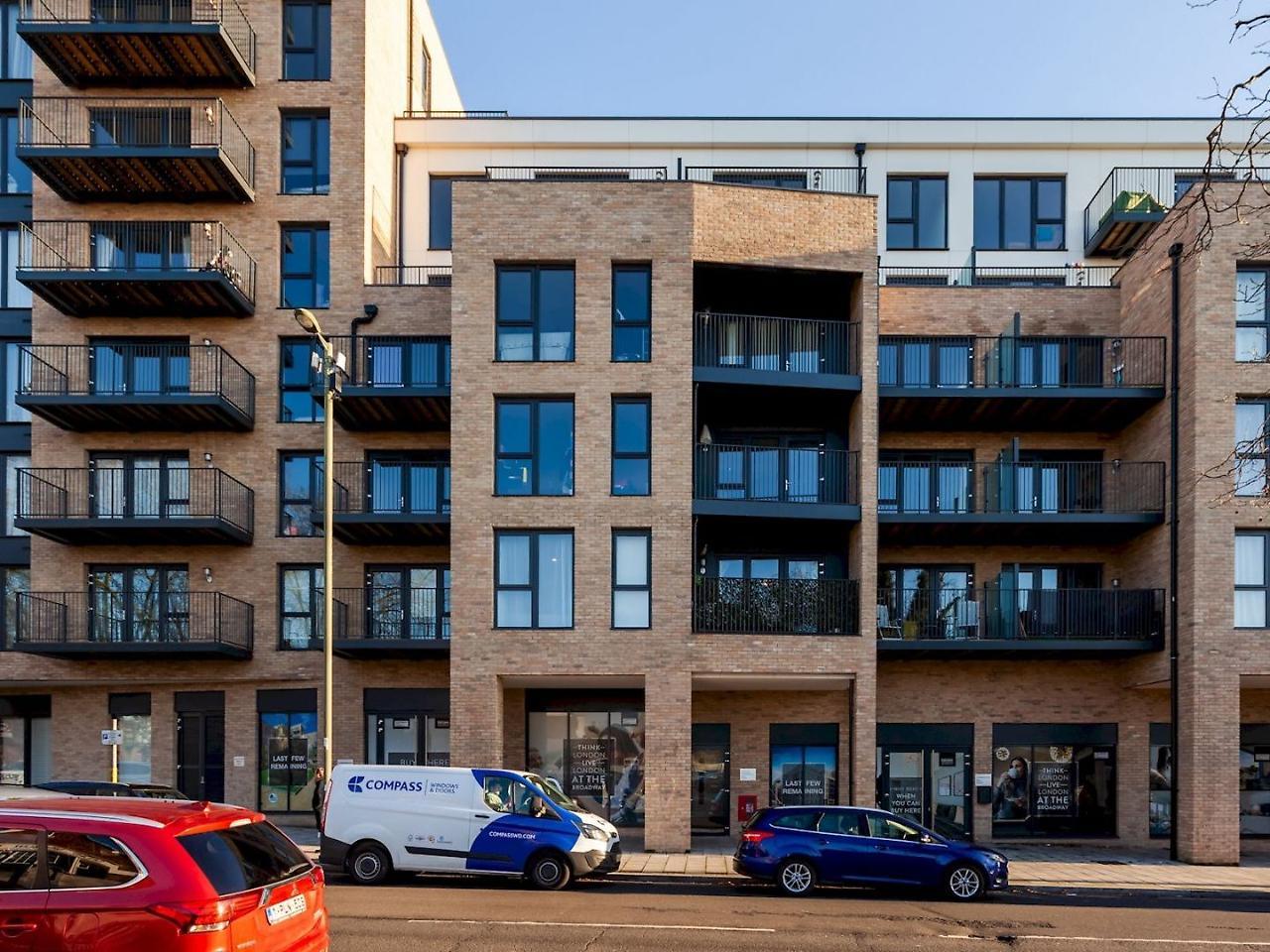Classy Cricklewood Home ロンドン エクステリア 写真