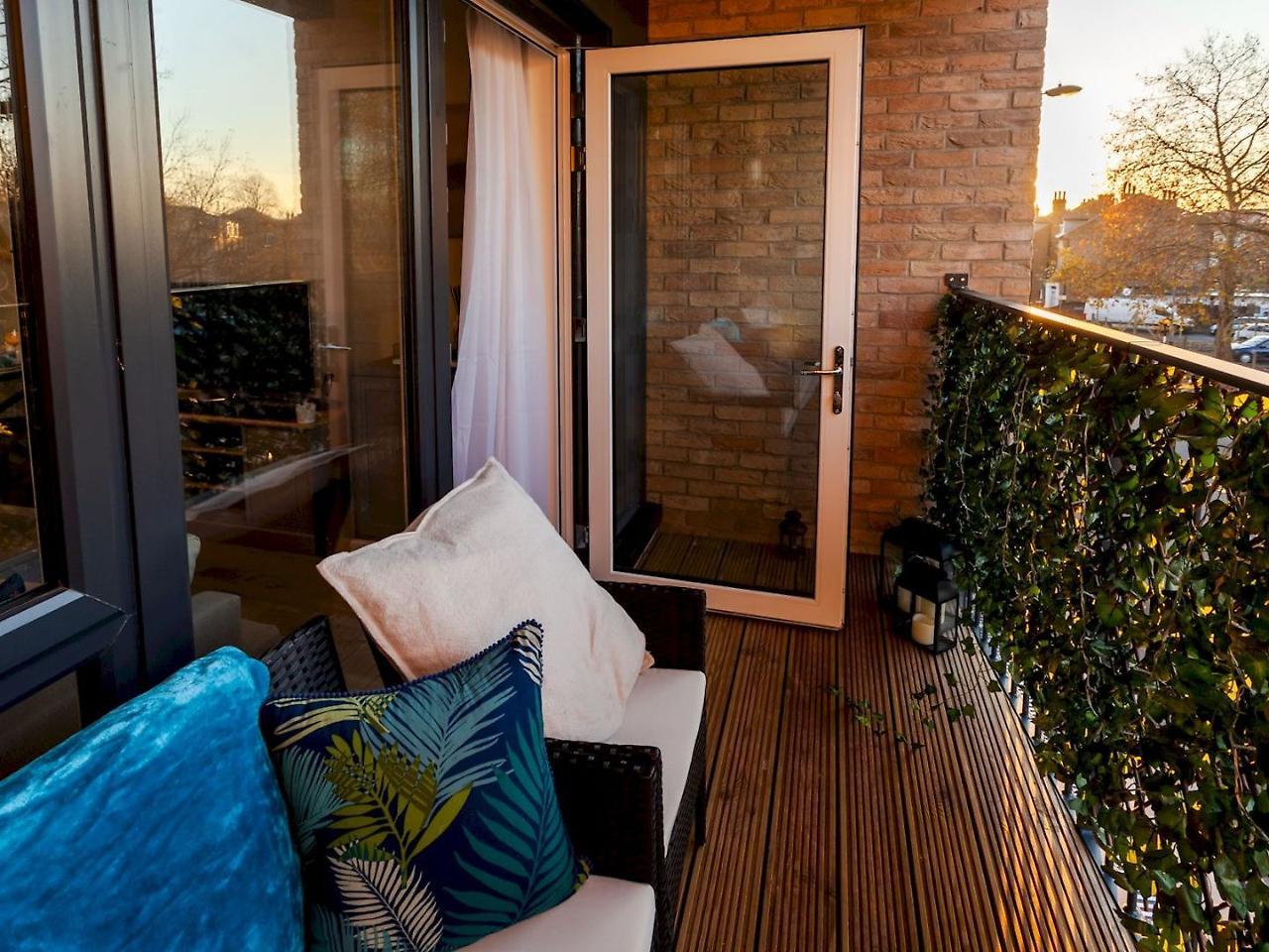 Classy Cricklewood Home ロンドン エクステリア 写真