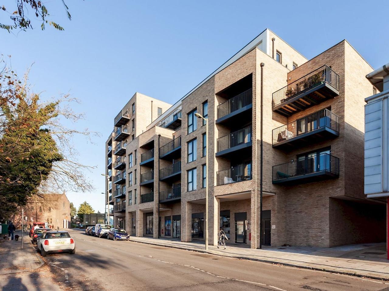 Classy Cricklewood Home ロンドン エクステリア 写真